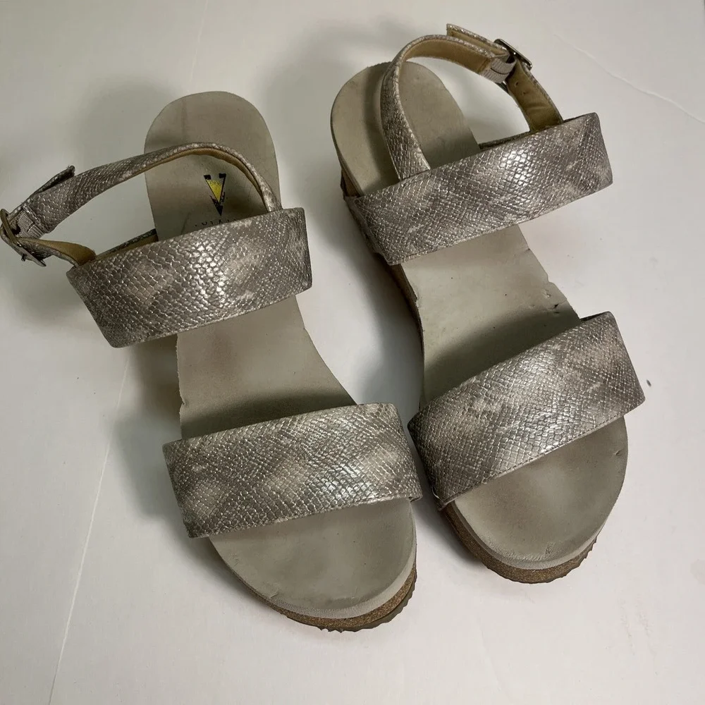 VOLATILE Womens Shimmery Silver  Snake Print Strap Slingback Wedge Sandals- 8